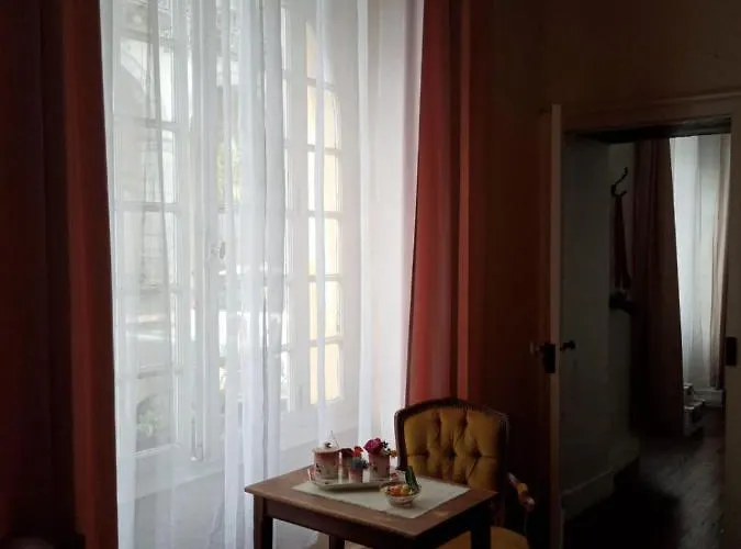 לינה וארוחת בוקר Imaginaire *